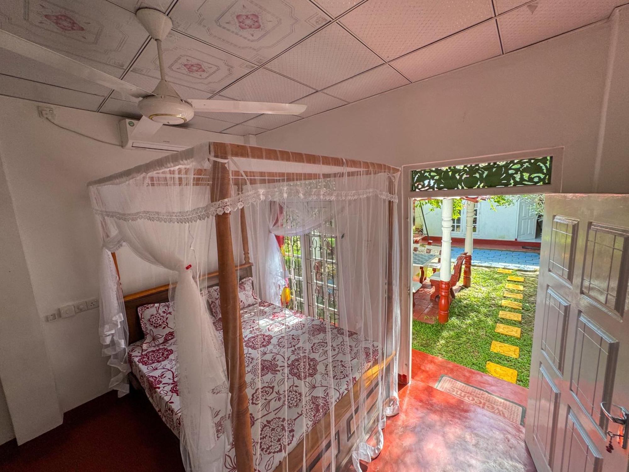 Silvas Surf Home เวลิกามา ภายนอก รูปภาพ