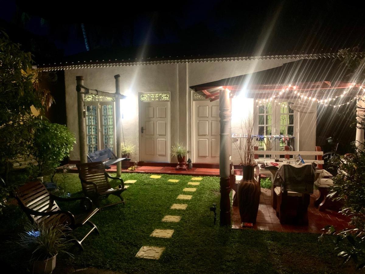 Silvas Surf Home เวลิกามา ภายนอก รูปภาพ